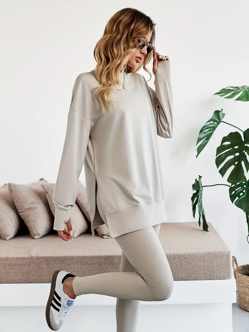 Stylish women's sweatshirt and leggings set