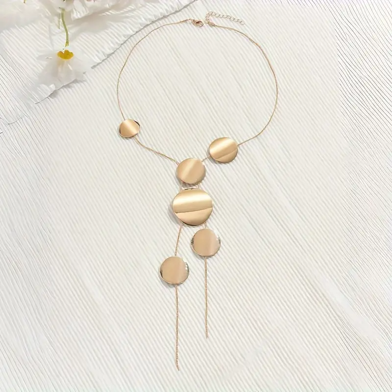 Stylish And Elegant Creative Geometric Round Necklace